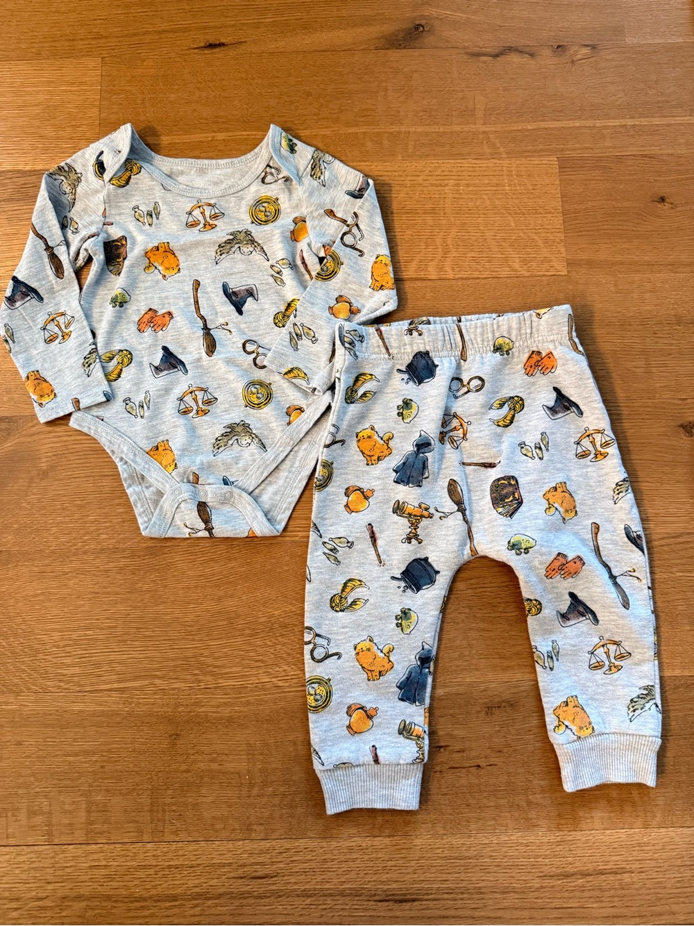 WIZARDING WORLD OF HARRY POTTER | Onesie and Pants Set